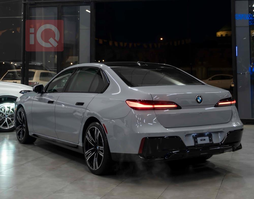 بي ام دبليو الفئة 7